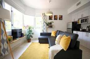 Family Friendly Condo Steps to Miami Beach with Free Parking